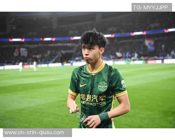 浙江U20全运送球后遭球迷训话！王钰栋无法摇了摇头 随即回身脱离